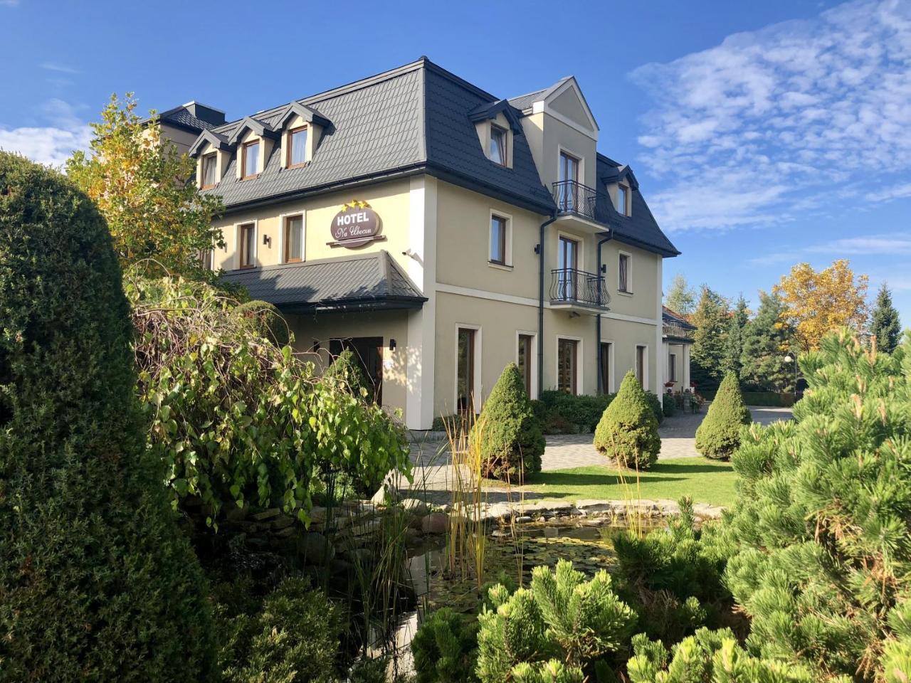 Hotel "Na Uboczu" Варшава Экстерьер фото